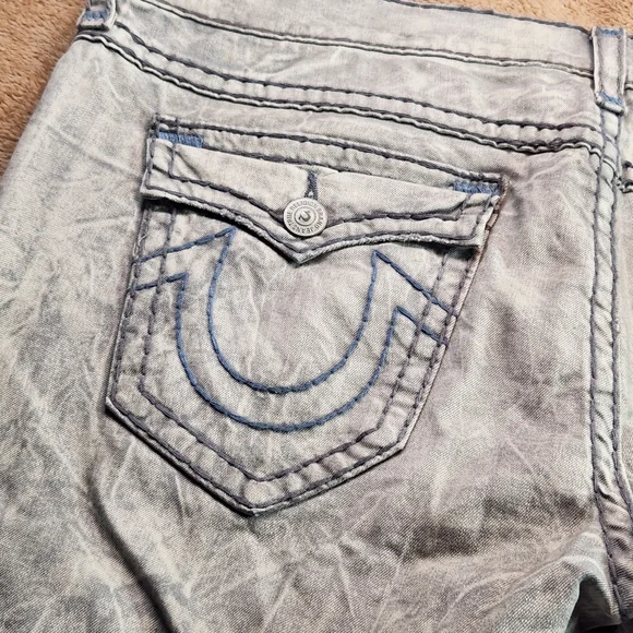 True Religion NWOT Light Gray Jeans Cut Off Shorts with Blue Accents 12'inseam - Picture 2 of 13